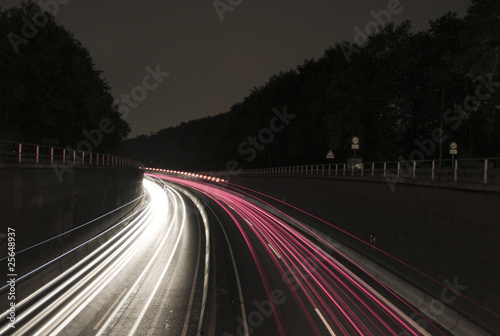 Nachtlicher Autobahn A40 Auffahrt Tunel photo