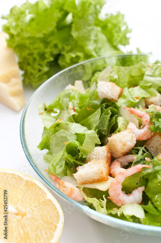 shrimp caesar salad with croutons
