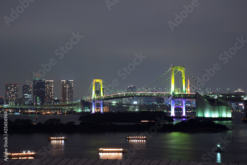 Tokyo Rainbow bridge © Zian