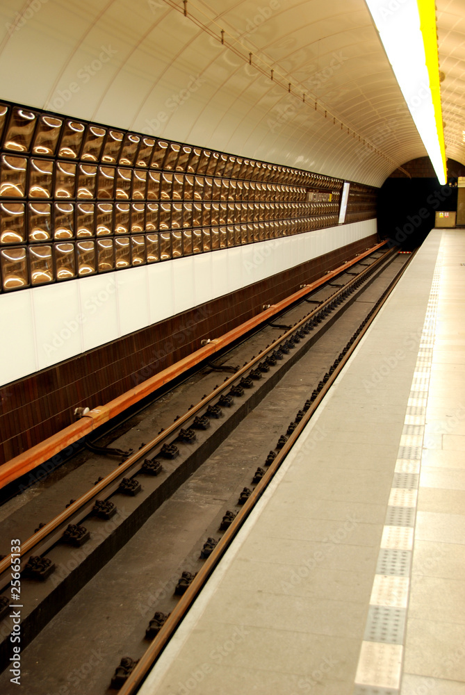 Obraz premium Subway station platform