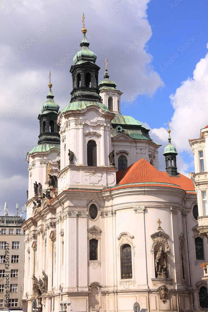 Obraz premium Baroque St. Nicholas' Cathedral on the Oldtown Square in Prague