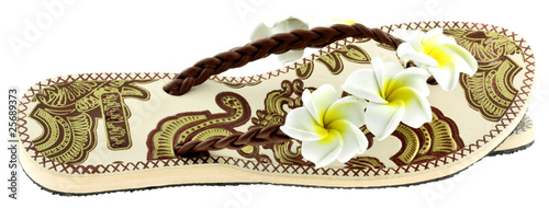 sandalette fleurie, fond blanc