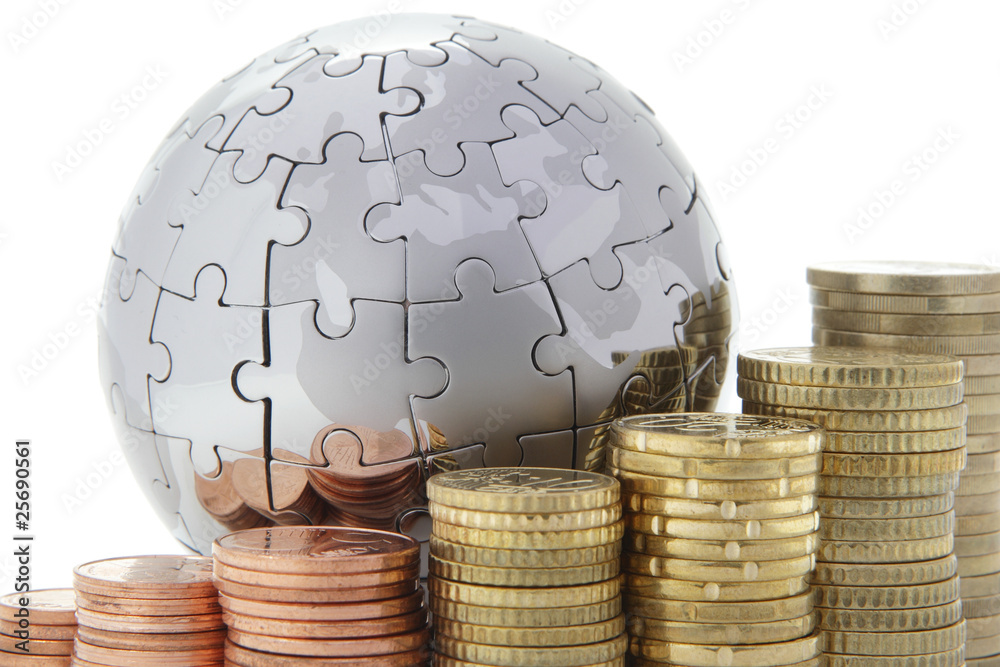 Puzzle Globus mit Münzen Stock Photo | Adobe Stock