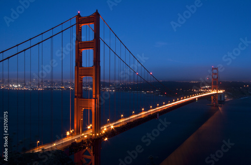 Fototapeta Naklejka Na Ścianę i Meble -  Golden Gate Brücke bei Nacht
