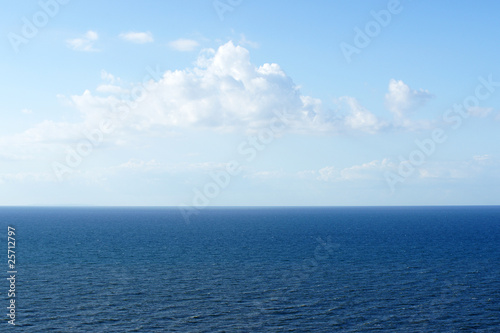 Meer und Himmel - Ocean and blue Sky © DOC RABE Media