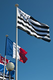 Le drapeau breton et le drapeau français
