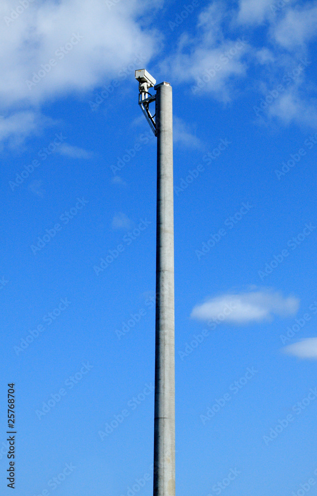 sécurité des routes, caméra de surveillance sur pilier sécurité des routes, caméra de surveillance sur pilier