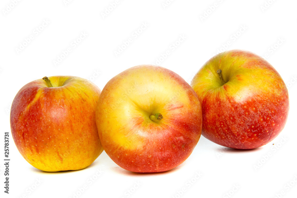 three apples in a row
