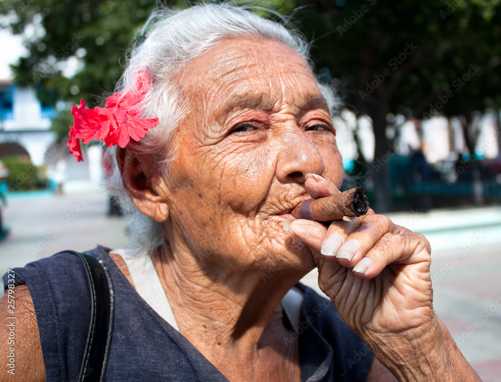 cigarette paper wrinkling Rolling Papers - Choosing the Right Size Poster, Print Old wrinkled woman