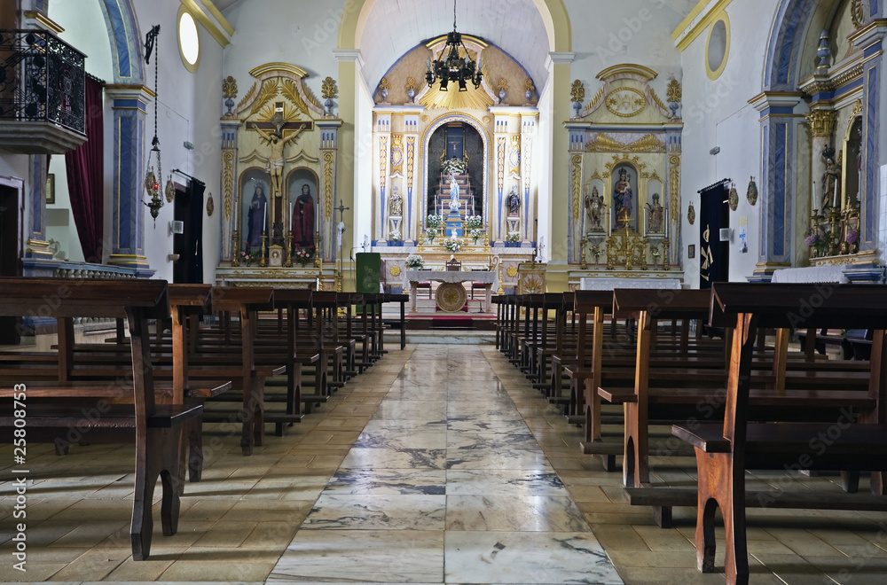 Iglesia en Ferragudo. Portugal