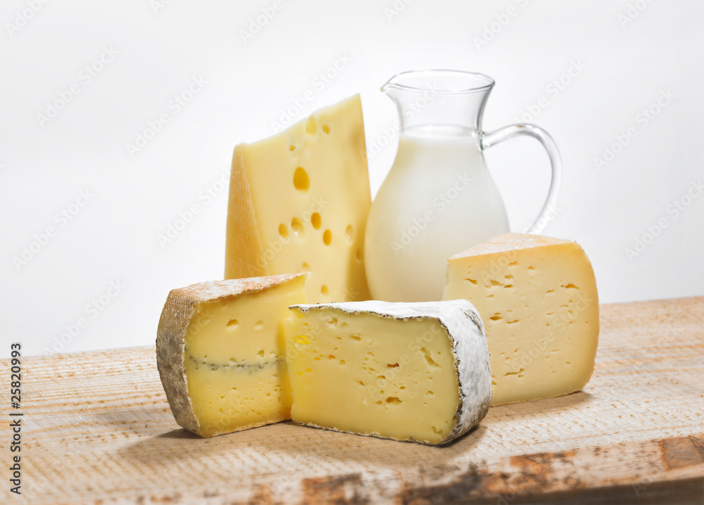Käse und Milch
