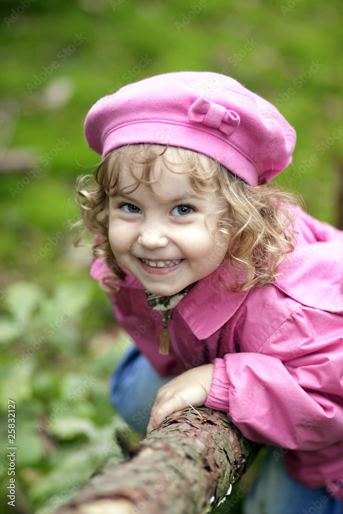 The little girl in a tree