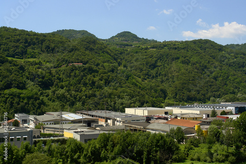 Cuadro en lienzo san pietro mussolino zona industriale provincia di vicenza