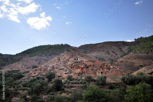 Un village berbère sur la route d'Asni © Yvann K