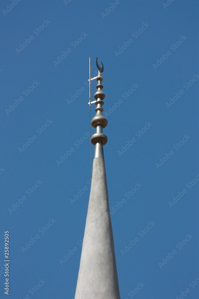 Obraz premium Mosque minaret with light conductor