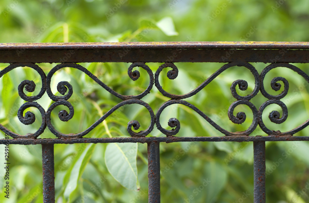 Barrière en fer forgé Stock Photo | Adobe Stock