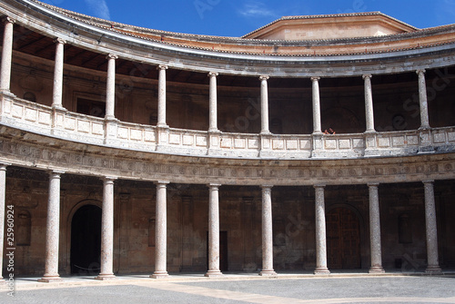 ALHAMBRA DE GRANADA, ANDALUCÍA. PALACIO DE CARLOS V