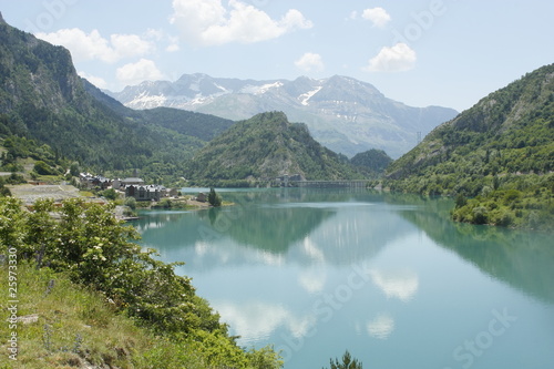 Embalse de Lanuza, Pirineos