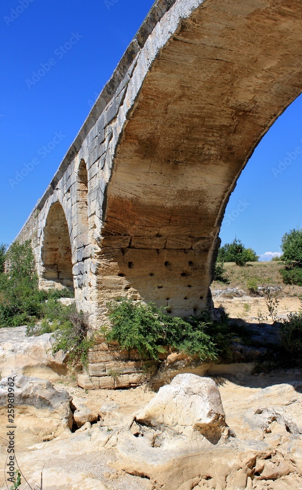 Die Pont Julien in der Provence