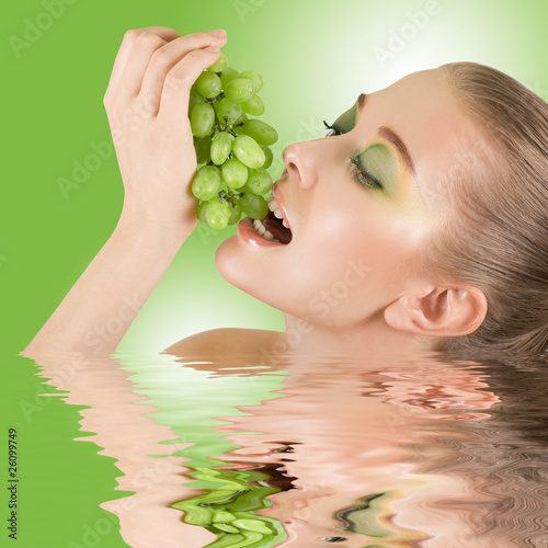 girl with grapes
