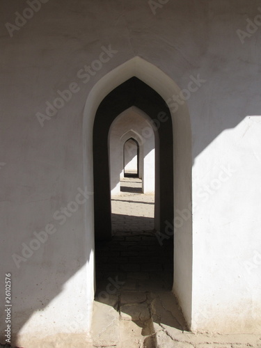 tunnel under arches © Cardaf