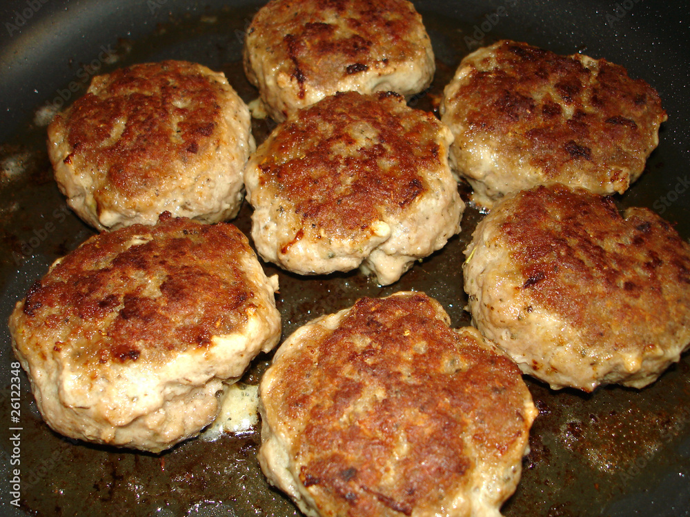 Gebratene Buletten von Biofleisch - fried meatballs (bio-meat)