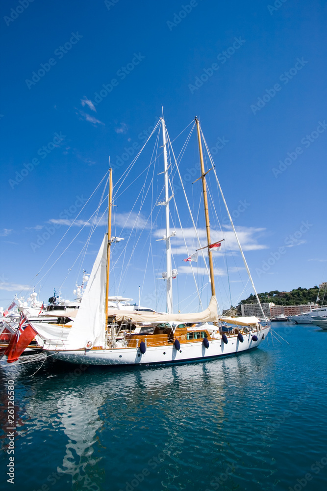 Sail yacht