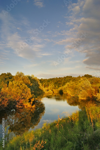 jezioro jesienią