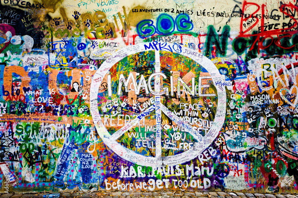 Naklejka premium Ściana Johna Lennona (Praga) - symbol pokoju (Toma 1)