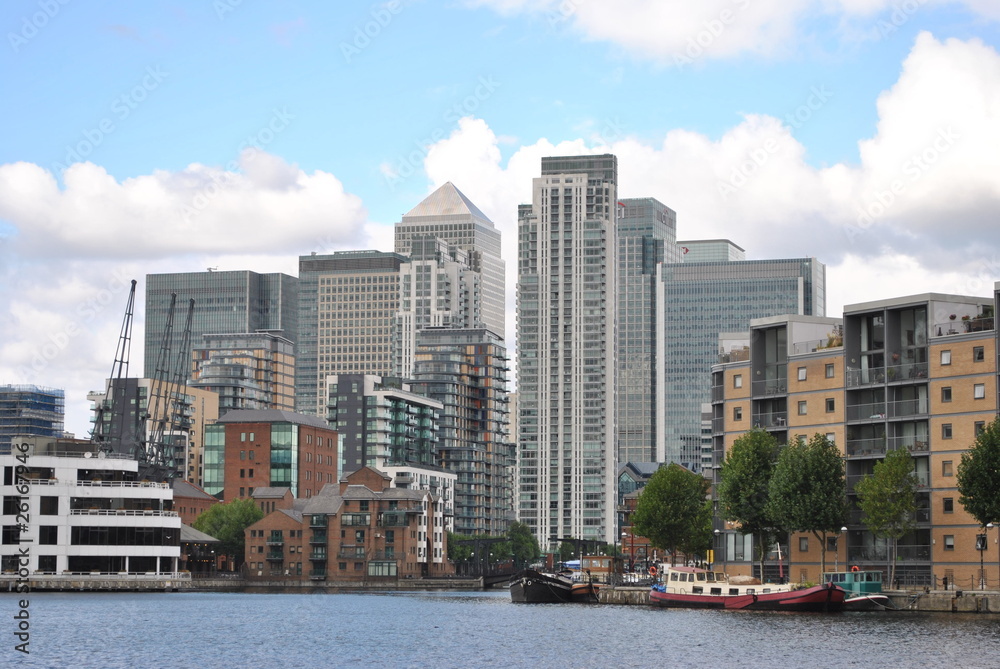 Fototapeta premium View of Canary Wharf in London