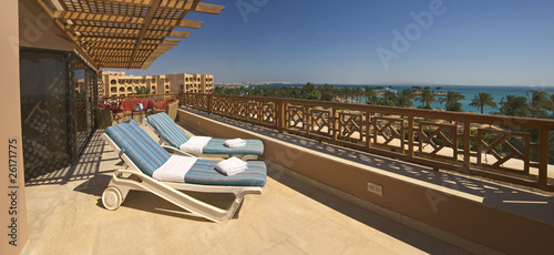 Fototapeta Naklejka Na Ścianę i Meble -  Balcony of a luxury tropical hotel