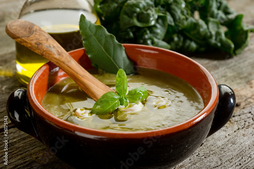 spinach soup-zuppa di spinaci photo