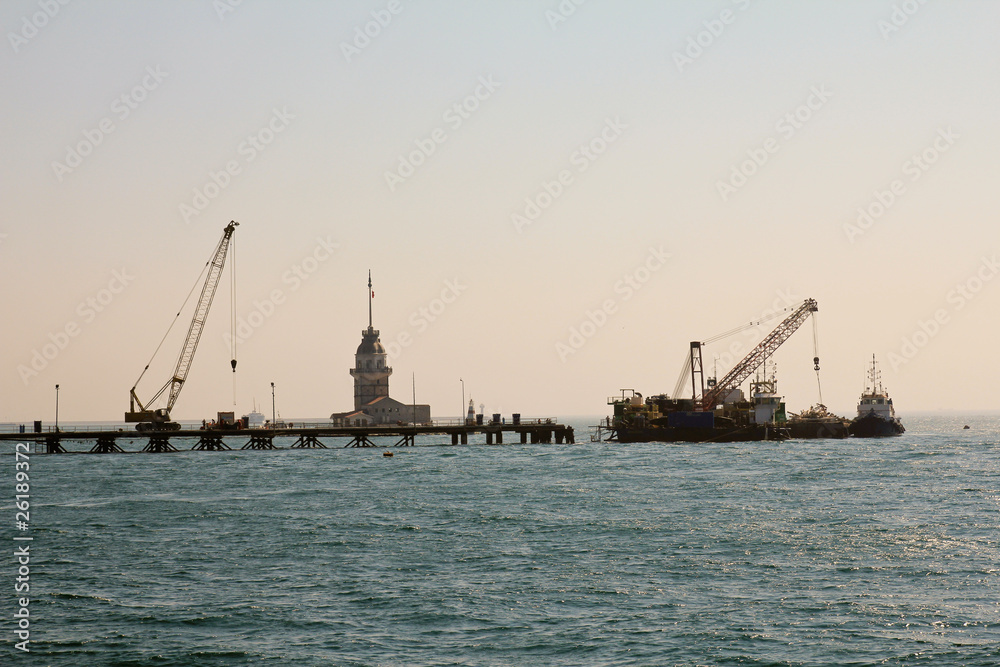 Hafenarbeiten im Bosporus