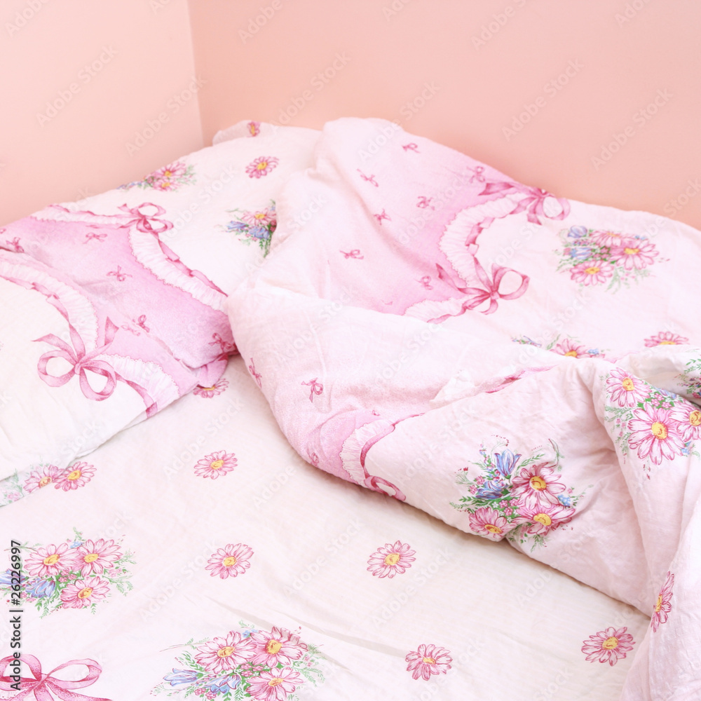 Messy bed Messy bed