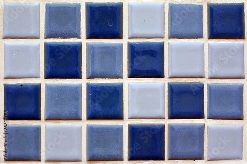 Pattern tiles in the bathroom