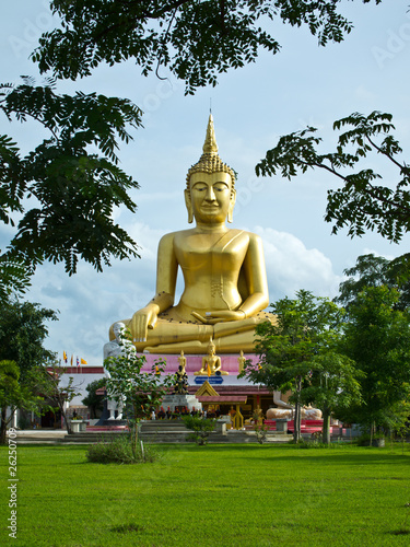 A big golden statue of Buddha's image