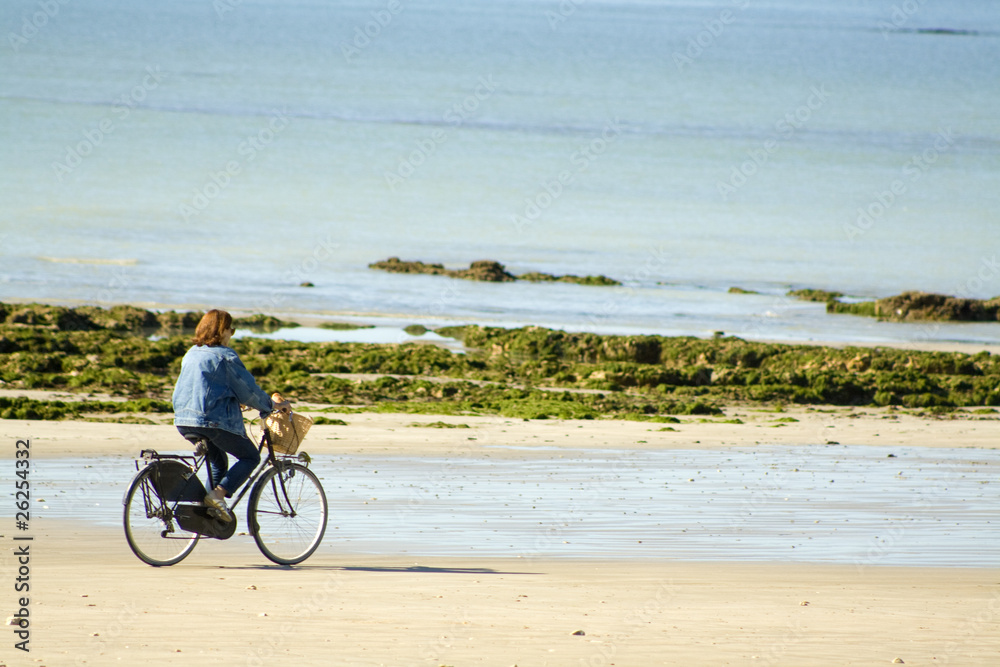 Fototapeta premium vélo à la plage