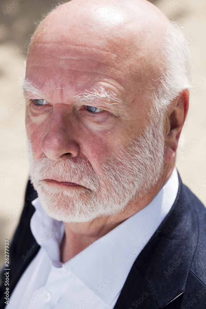 homme 60s retraité business