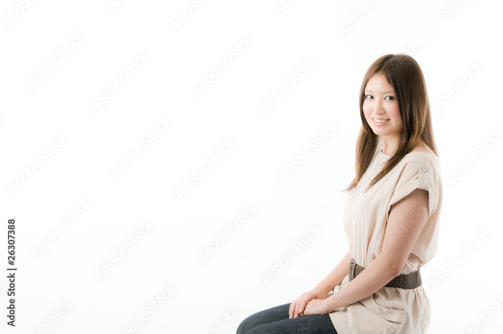 座る女性 座る女性