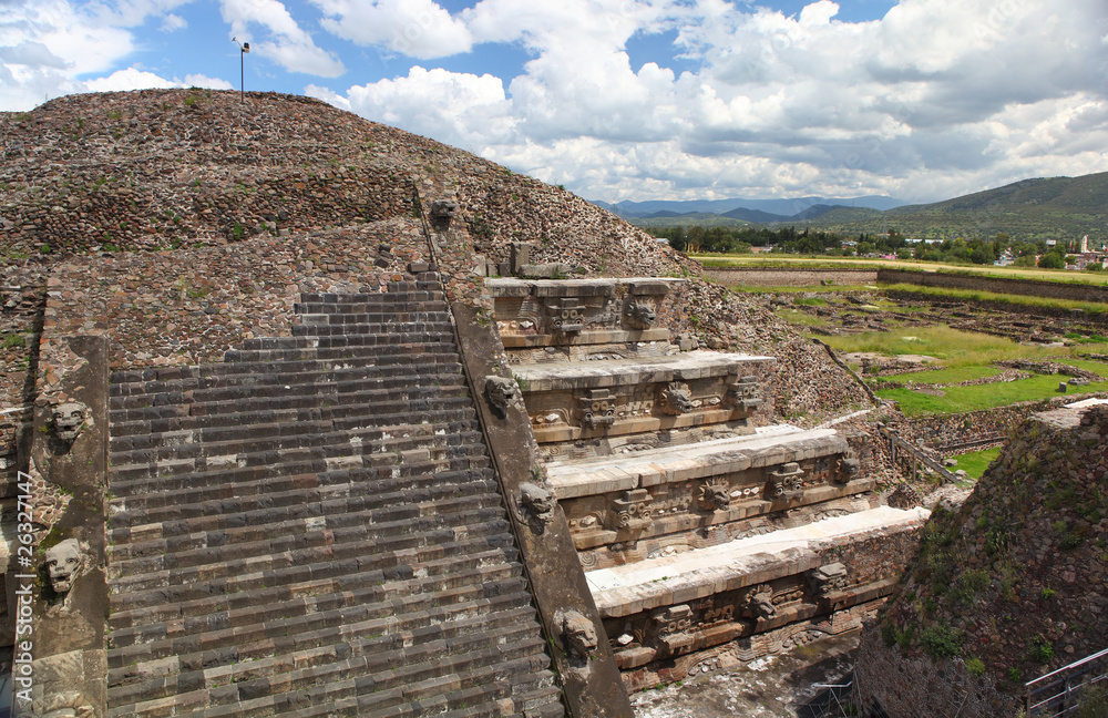 Fototapeta premium Ruins of Teotihuacan