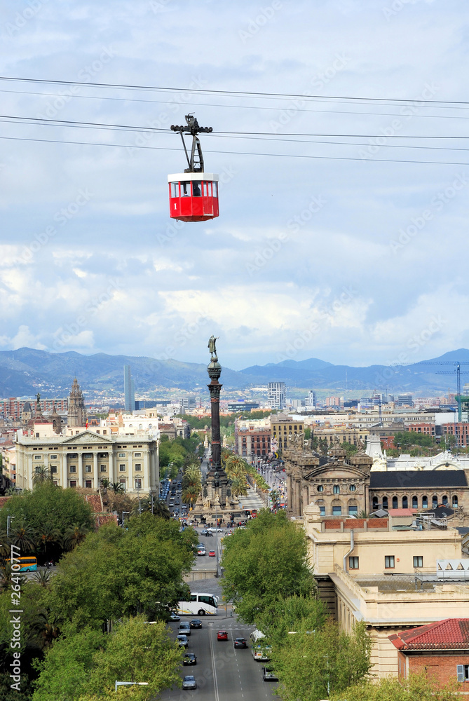 Obraz premium city of barcelona from above, monument to christopher columbus,