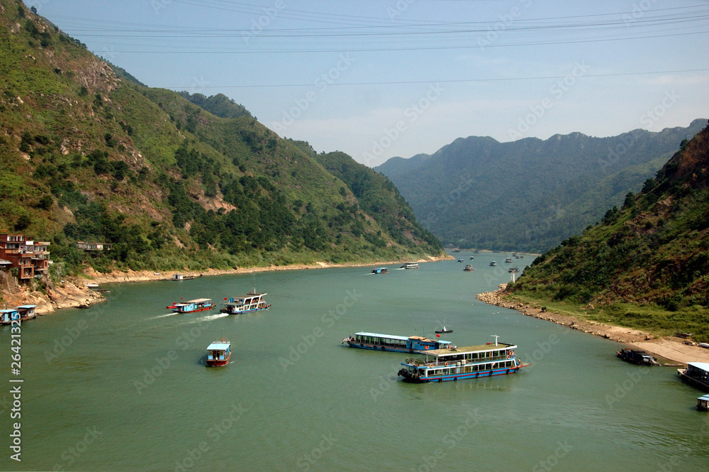 Fototapeta premium Chinese river - landscape