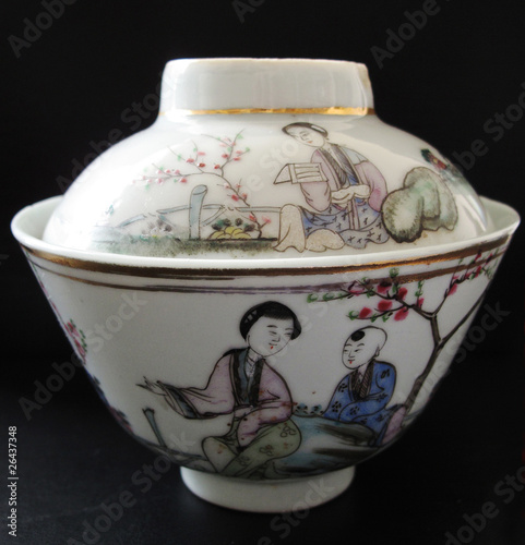 中国瓷器——粉彩盖碗 photo