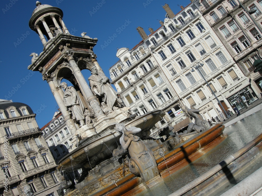 Fototapeta premium Fontaine de la place des Jacobins, Lyon - France