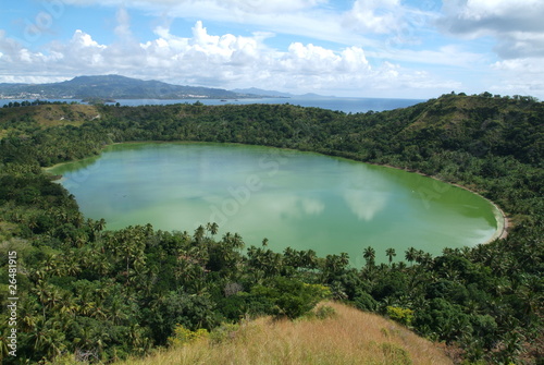Lago Dziani di origine vulcanica a Mayotte photo