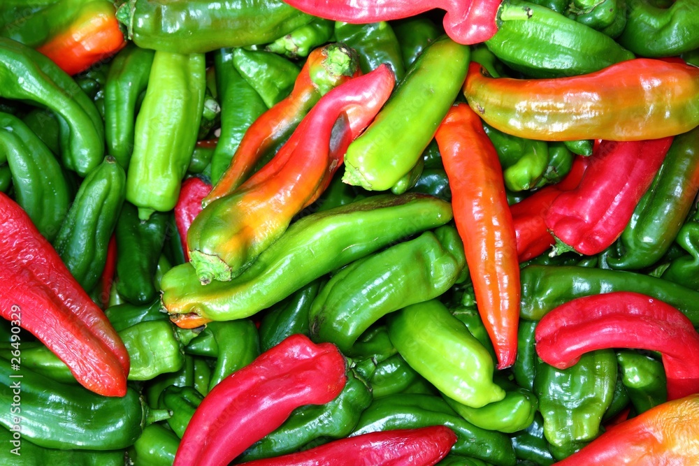 green red pepper pattenr coloful vegetables