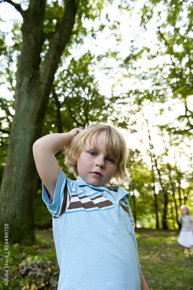Kinder im Wald Kinder im Wald