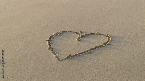 Ein Herz im Sand