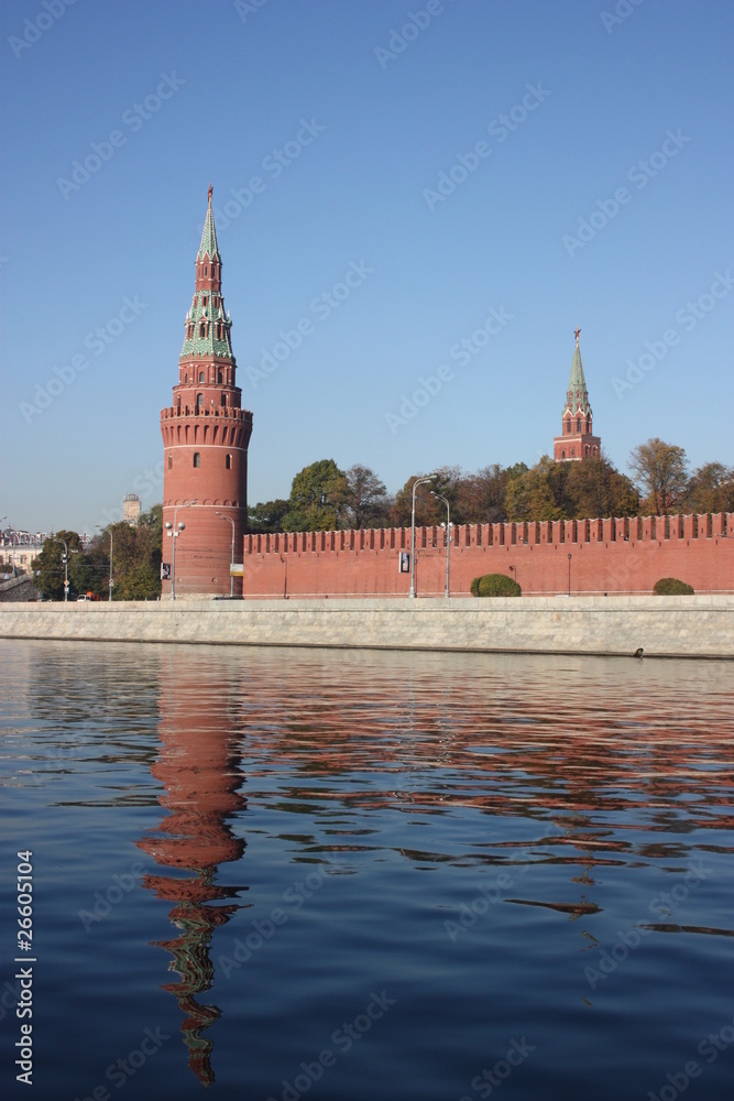 Fototapeta premium Москва. Кремль. Водовзводная и Боровицкая башни.