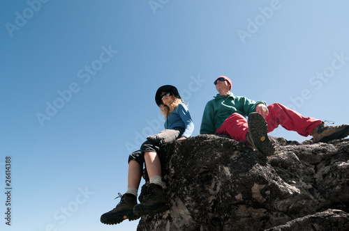 couple hiking © ongap